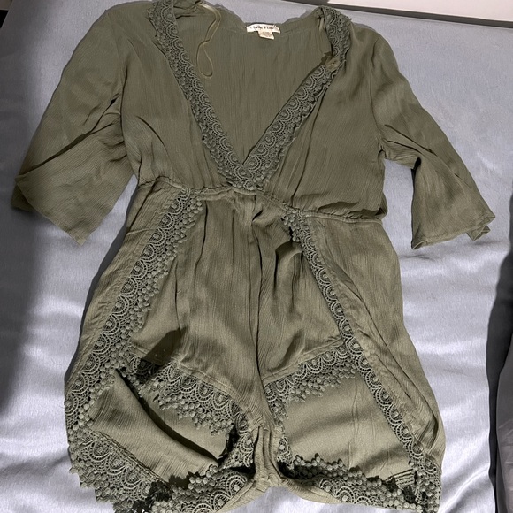 Romper (NWOT) - Picture 1 of 3